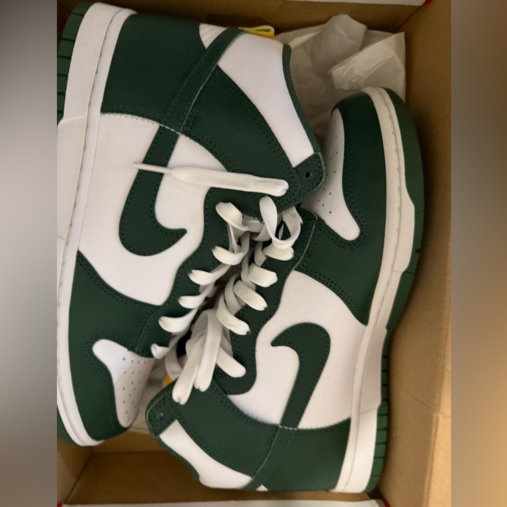 Nike high dunks Noble green ‘Austrailian’ size 7.5M / 9M